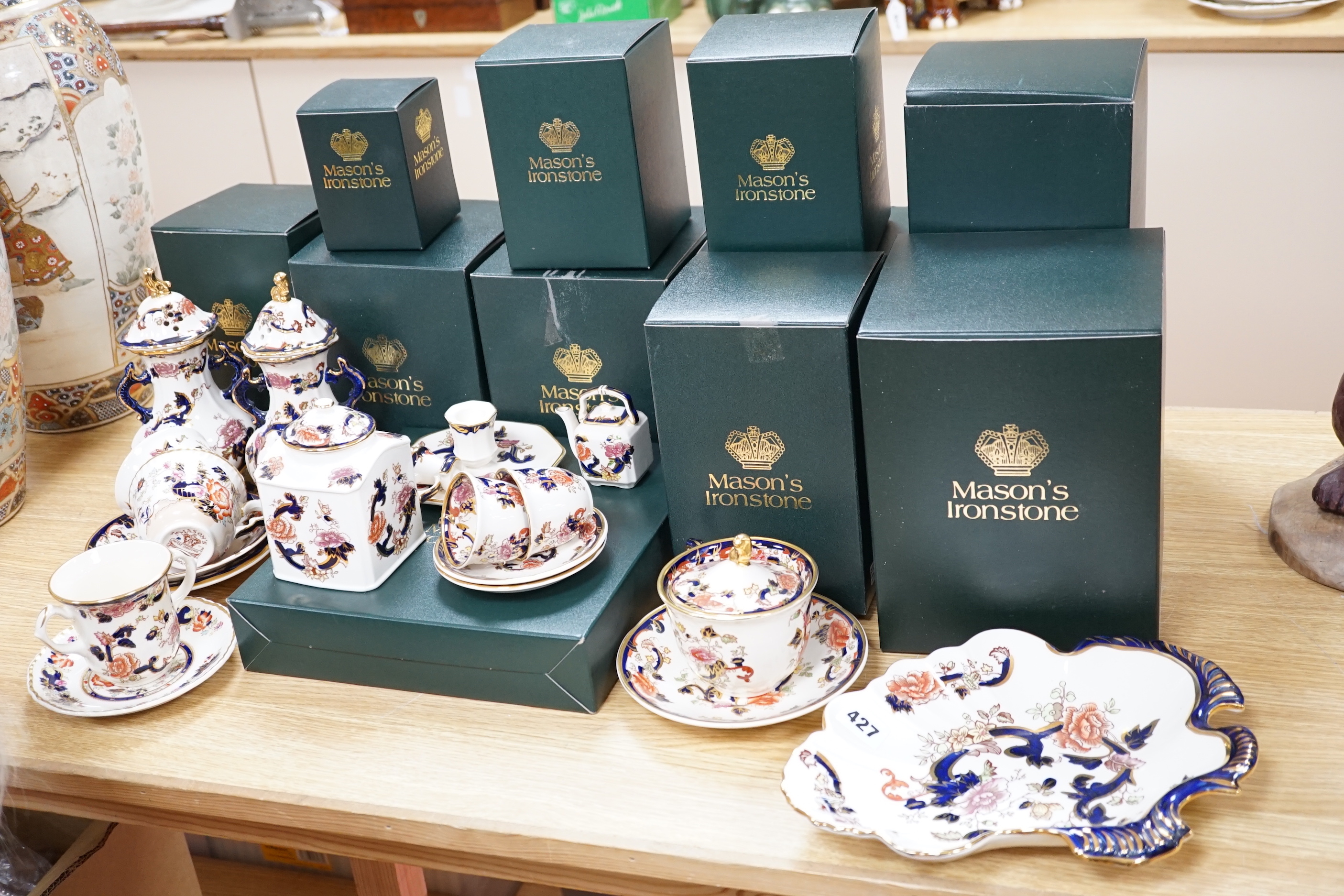 A quantity of mixed Mason’s “Mandalay” china, some items with boxes, largest 29cm widely